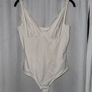 Elegant White Underwire Shapewear Bodysuit